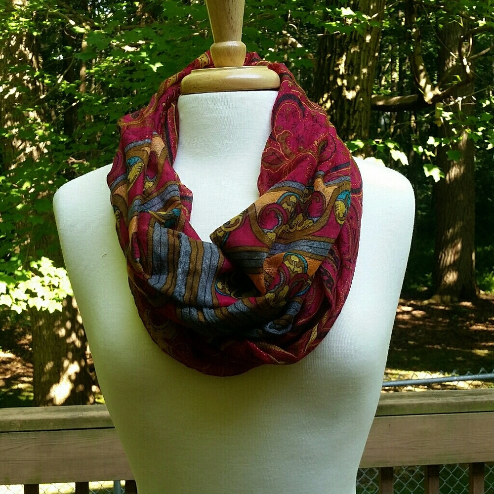 Fun Multicolor Lightweight Circle Infinity Scarf - Picture 3 of 3